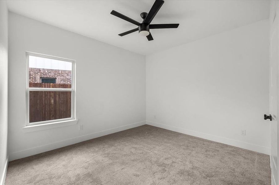 Spacious, unfurnished interior of a new home in , Grand Prairie (Image 8).