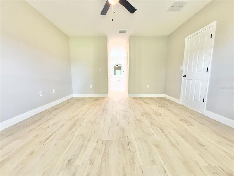 Image 40 of a home in .