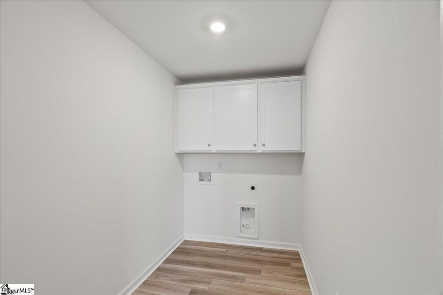 Spacious, unfurnished interior of a new home in Halton Oaks, Spartanburg (Image 25). Spacious, unfurnished interior of a new home in Halton Oaks, Spartanburg (Image 25).