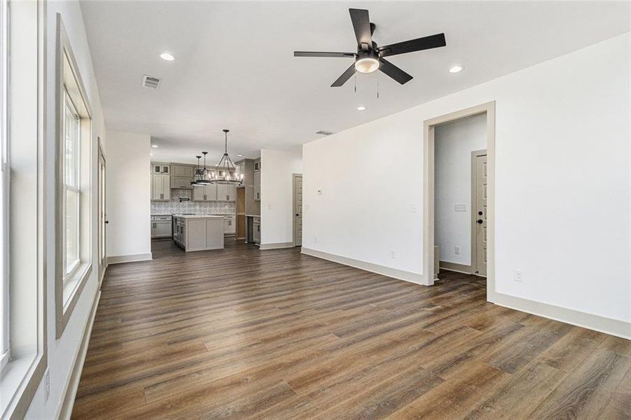 Spacious, unfurnished interior of a new home in , Oxford (Image 35).