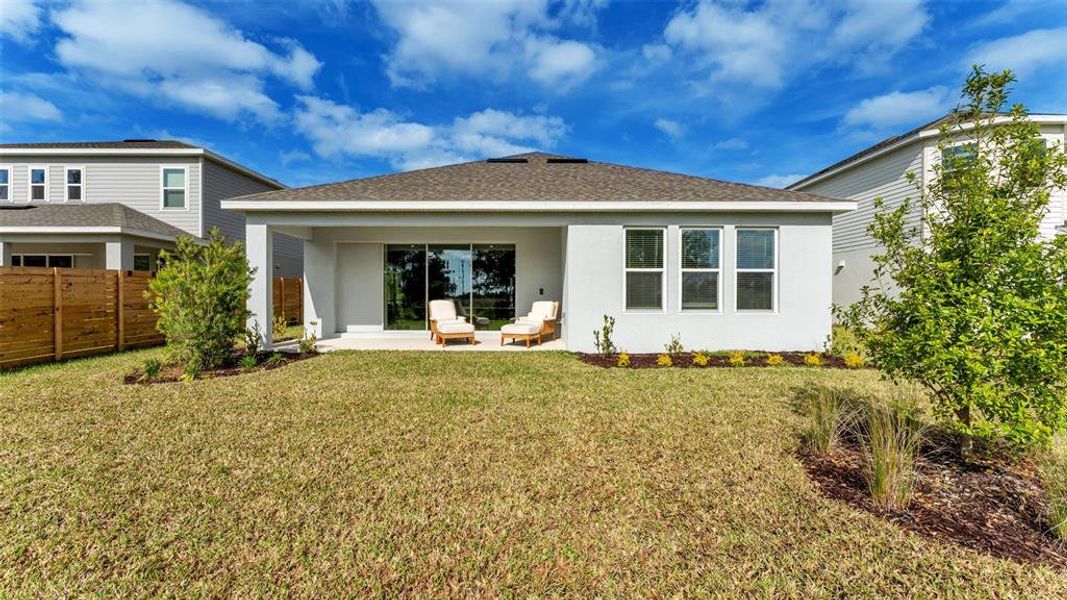 Exterior details and patio area of a home in Timber Ridge, Plant City (Image 4).