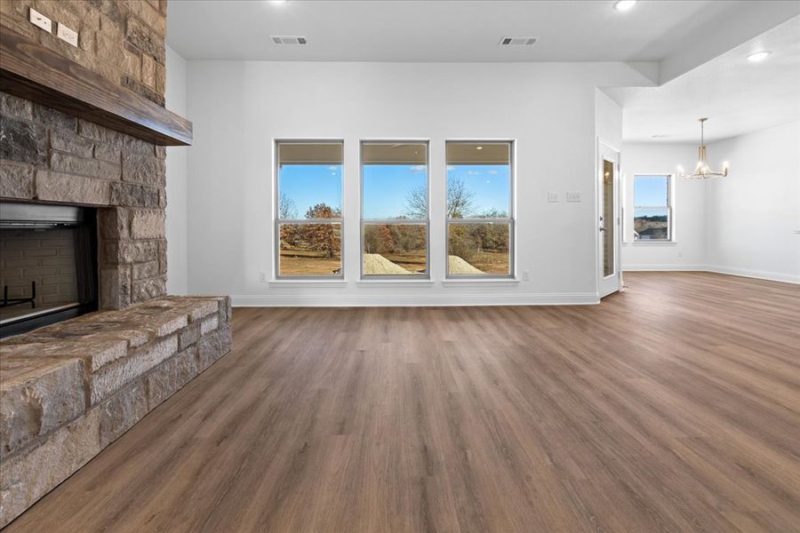 Spacious, unfurnished interior of a new home in Honeysuckle Ranch, Paradise (Image 28).