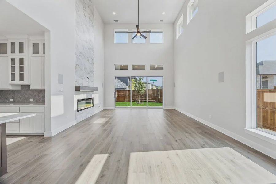 Spacious, unfurnished interior of a new home in The Grove Frisco, Frisco (Image 13).