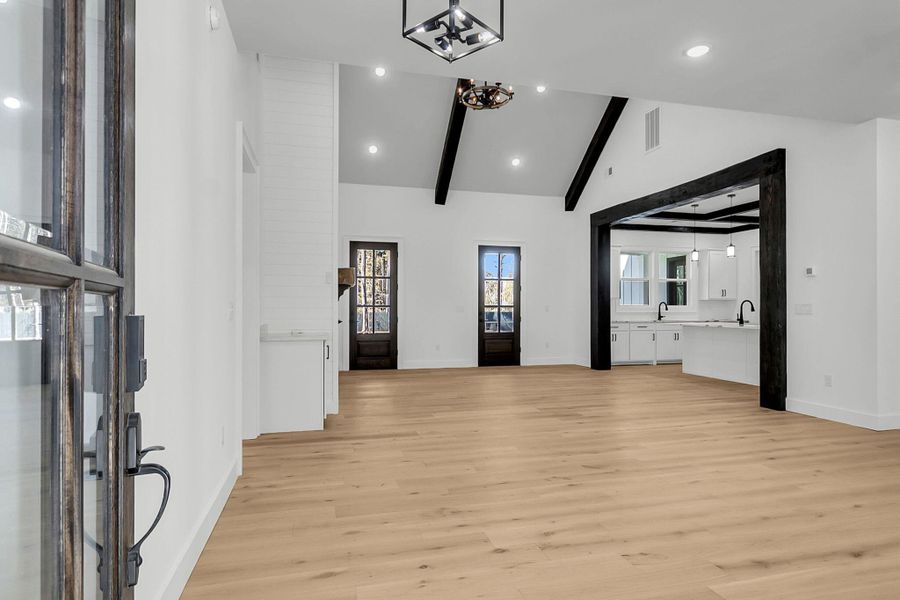 Spacious, unfurnished interior of a new home in , Summerville (Image 45).