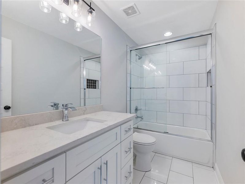 Furnished interior view inside a new home in , Buford (Image 8).