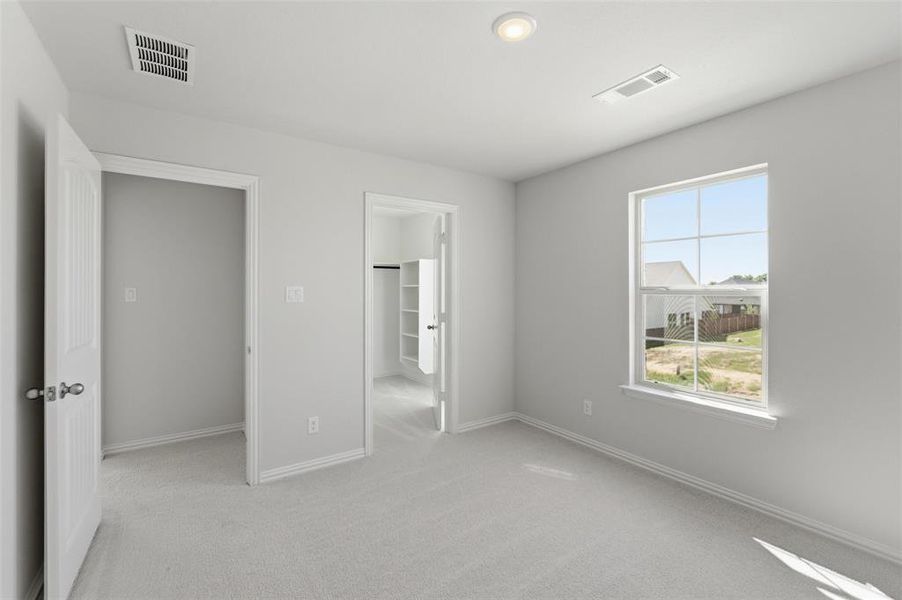 Spacious, unfurnished interior of a new home in Covenant Park, Springtown (Image 19).
