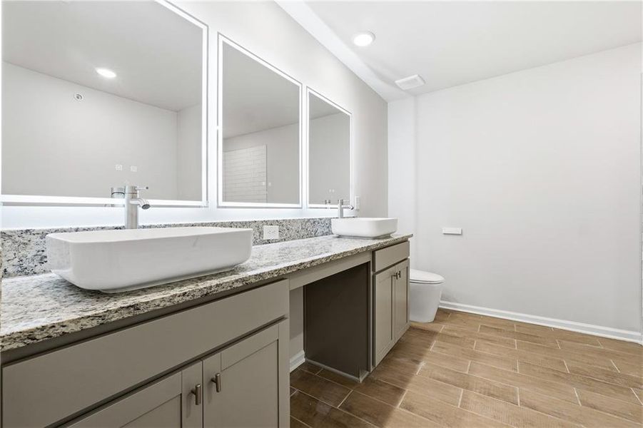 Furnished interior view inside a new home in Carolina, Palmetto (Image 8).