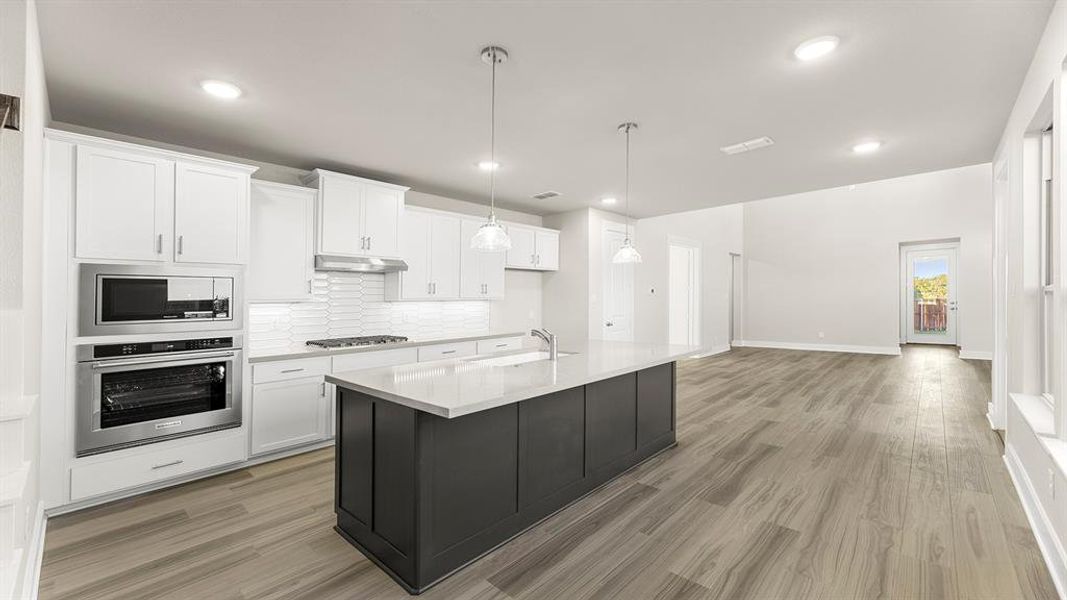 10. 1413 Clare - Kitchen (2) 10. 1413 Clare - Kitchen (2)