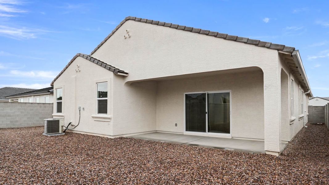 Representative exterior details of a home built from the McCormick by D.R. Horton in Rio Rancho Estates, Surprise (Image 4).
