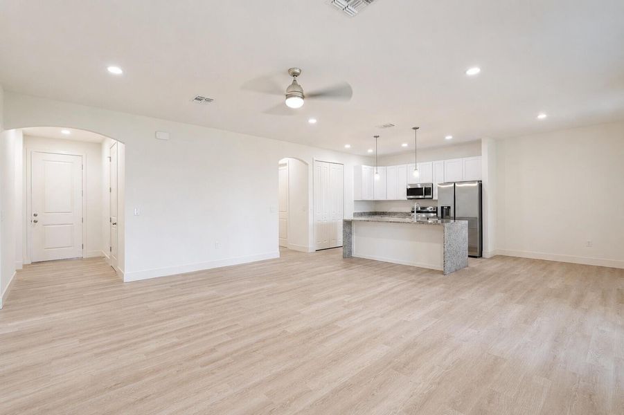 4 - Kithen Family Room
