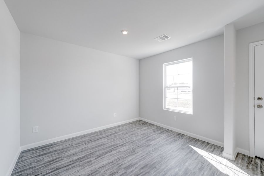 Representative unfurnished interior of a home built from the Adams by National HomeCorp in Lincolnton, Lincolnton (Image 28).