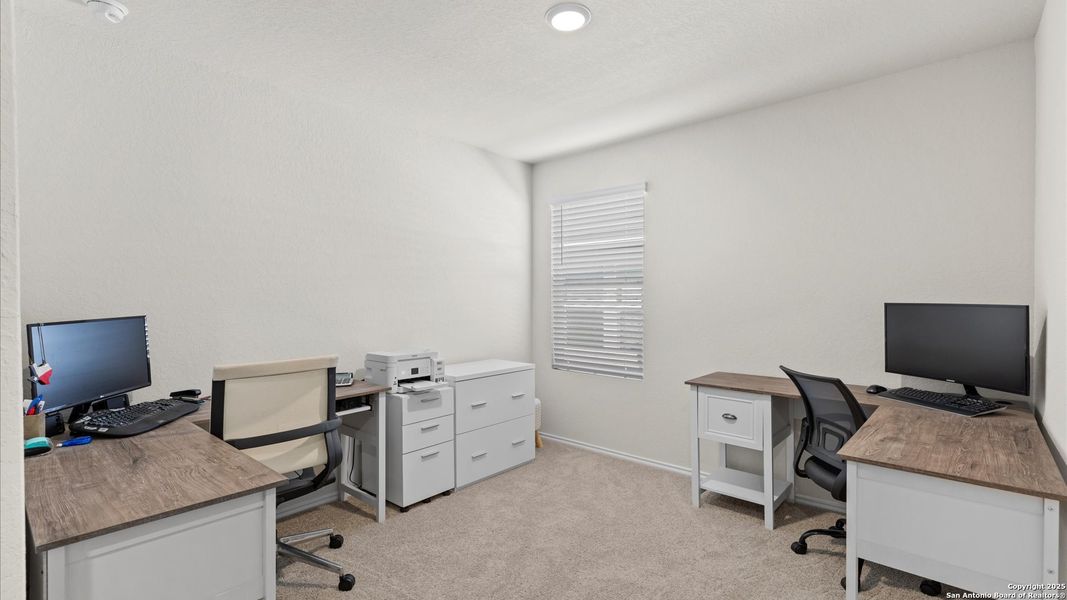Furnished interior view inside a new home in Arroyo Ranch, Seguin (Image 6).