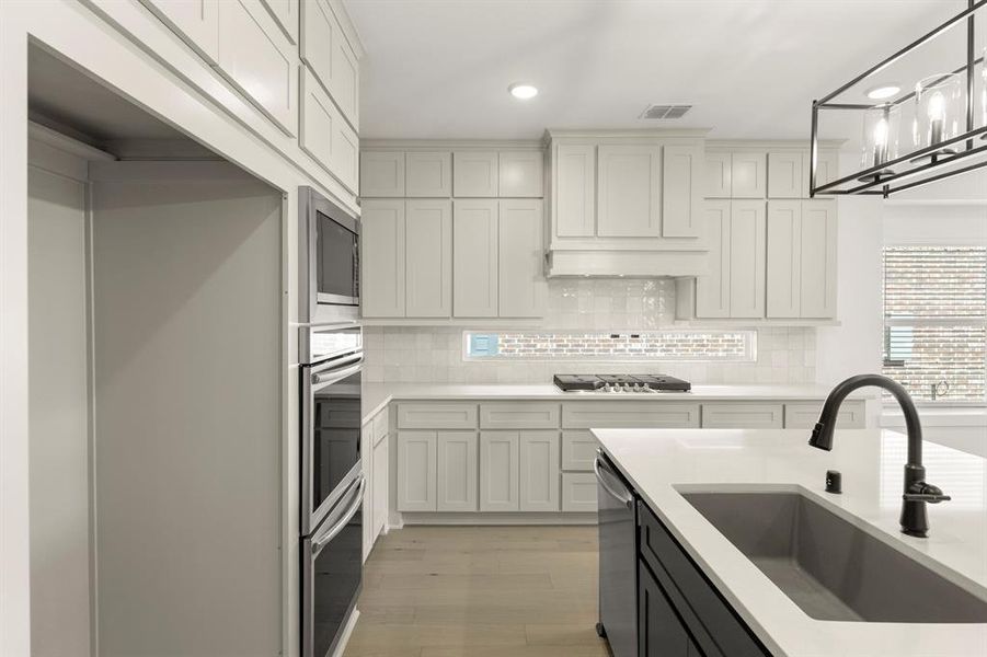 14. 12806 Meadow - Kitchen (3) 14. 12806 Meadow - Kitchen (3)