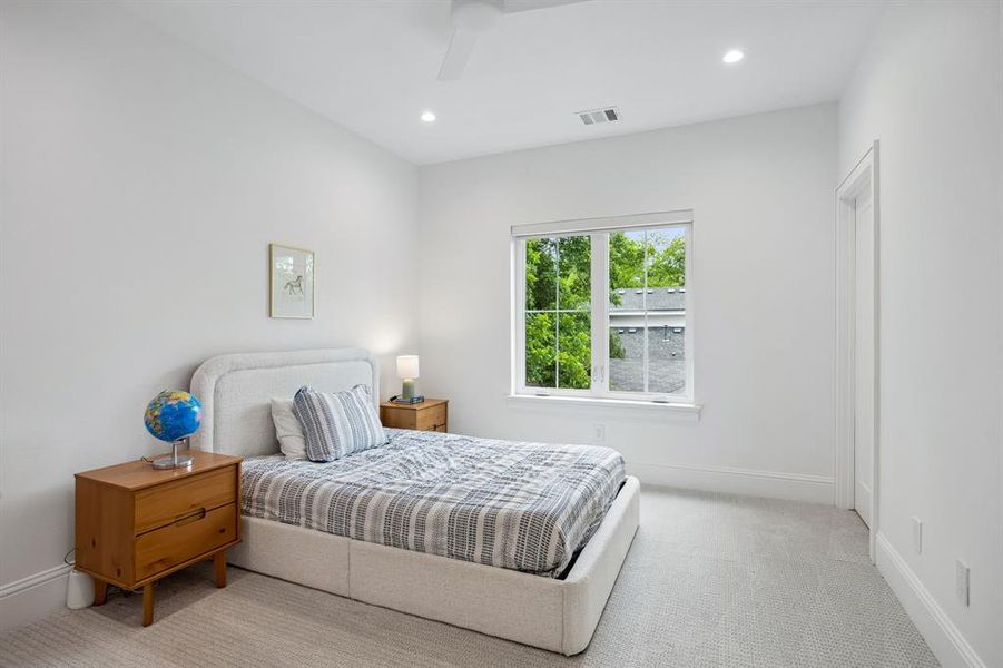 Furnished interior view inside a new home in , Dallas (Image 16).