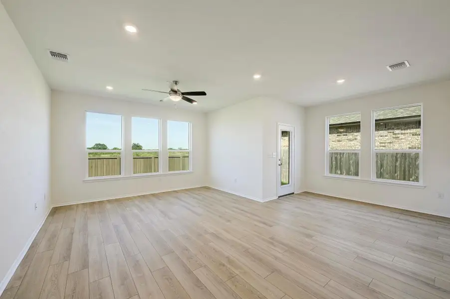 Spacious, unfurnished interior of a new home in Centerpoint Meadows, Lockhart (Image 11). Spacious, unfurnished interior of a new home in Centerpoint Meadows, Lockhart (Image 11).