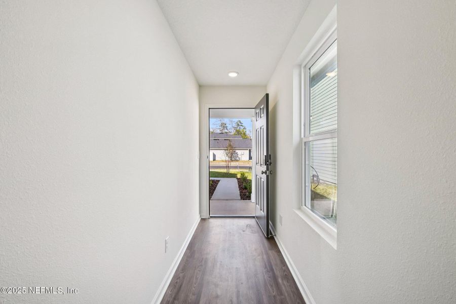 Spacious, unfurnished interior of a new home in Kings Landing, Jacksonville (Image 13).