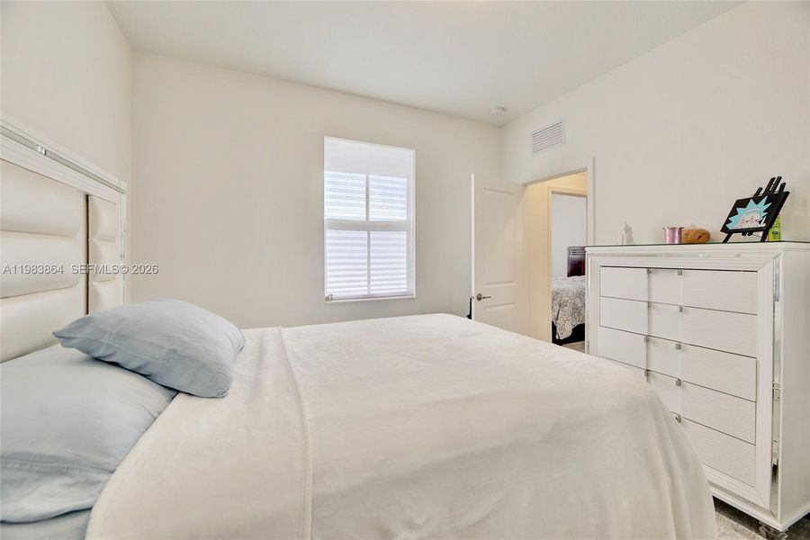 Furnished interior view inside a new home in , Coral Springs (Image 23).