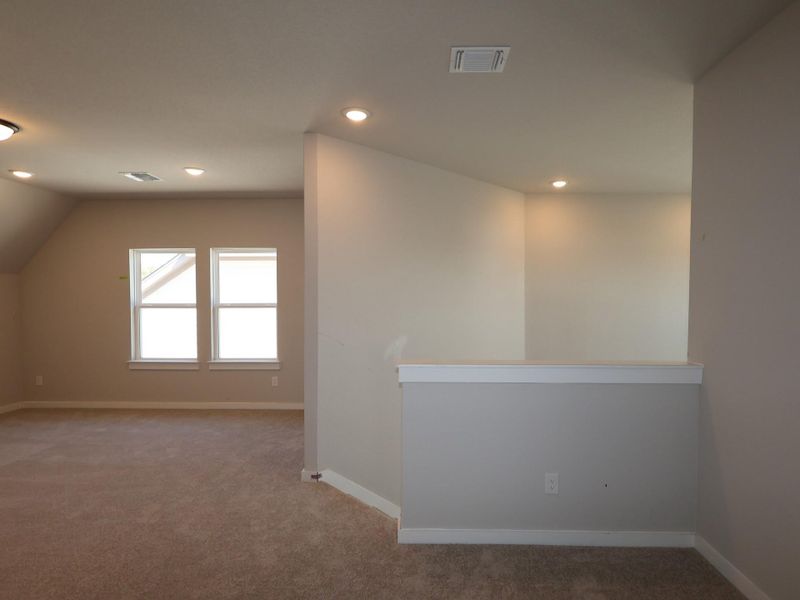 Spacious, unfurnished interior of a new home in Heritage, Dripping Springs (Image 16).