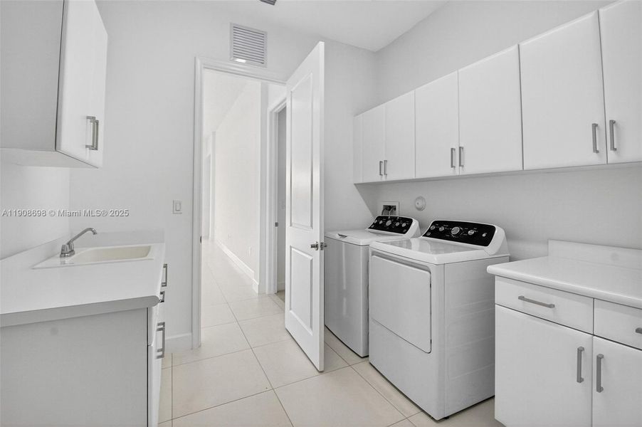 Furnished interior view inside a new home in , Boynton Beach (Image 7).
