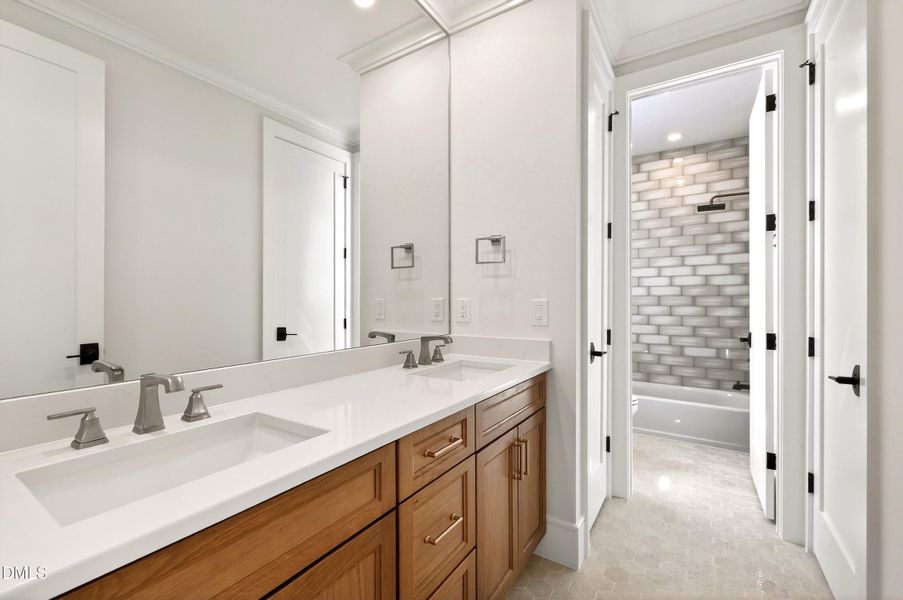 Carson (69) Carson (69)