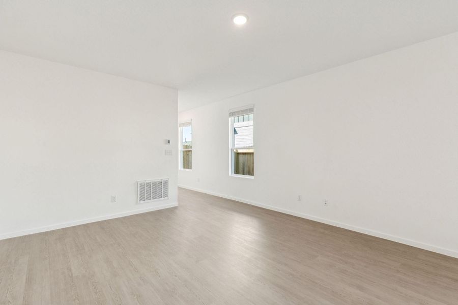 Spacious, unfurnished interior of a new home in Montgomery Bend, Montgomery (Image 20).