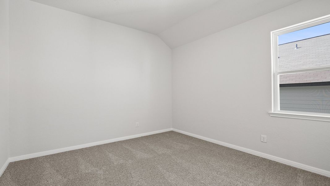 Spacious, unfurnished interior of a new home in Hunters Ranch, San Antonio (Image 12).