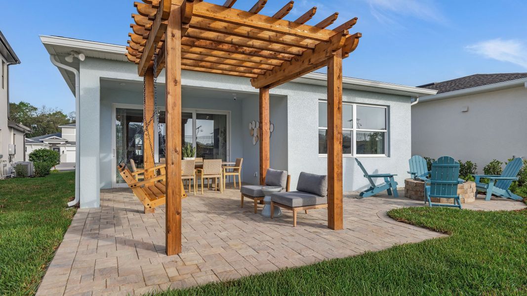 Lanai & Backyard Lanai & Backyard