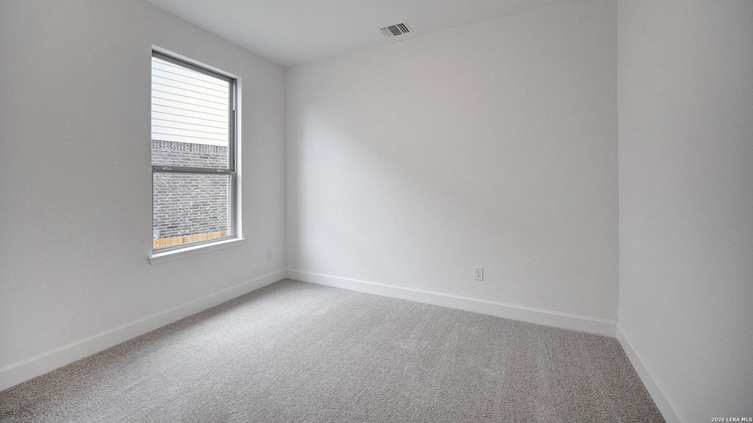Spacious, unfurnished interior of a new home in Ladera, San Antonio (Image 16).