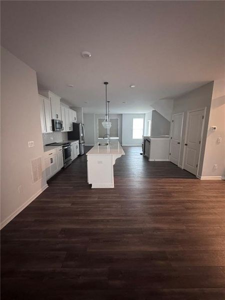 Spacious, unfurnished interior of a new home in , Atlanta (Image 18).