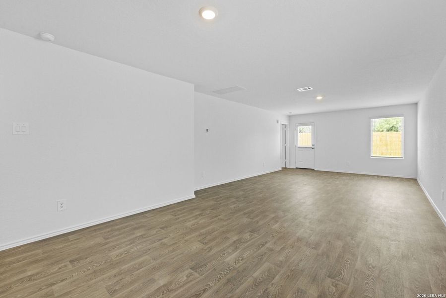 Spacious, unfurnished interior of a new home in Hickory Ridge, Elmendorf (Image 27). Spacious, unfurnished interior of a new home in Hickory Ridge, Elmendorf (Image 27).