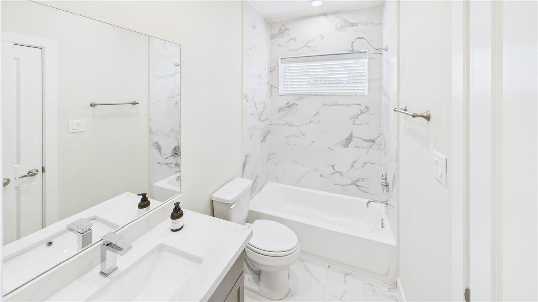 Furnished interior view inside a new home in Willowbend Point, Houston (Image 9). Furnished interior view inside a new home in Willowbend Point, Houston (Image 9).