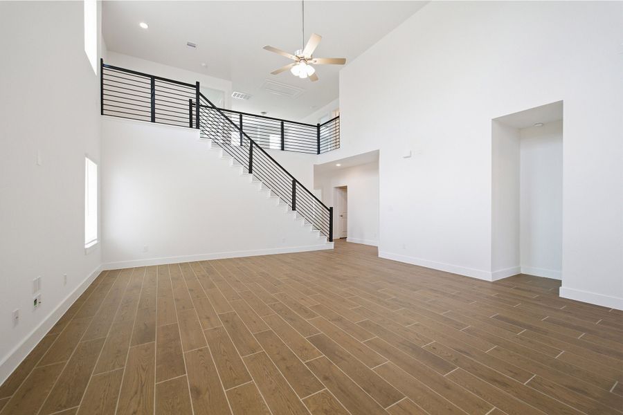 Spacious, unfurnished interior of a new home in Bay Creek, Baytown (Image 19).
