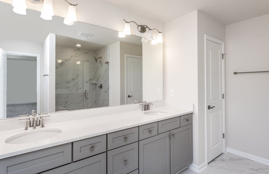 Representative furnished interior of a home built from the Richton by Pulte Homes in Riverlights, Wilmington (Image 7).