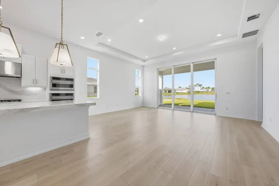 Great Room & Kitchen Great Room & Kitchen