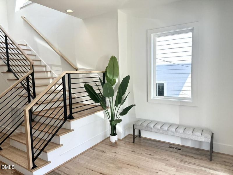 3800C2B9-59B4-4989-8EB1-B2407D04077A_1_1