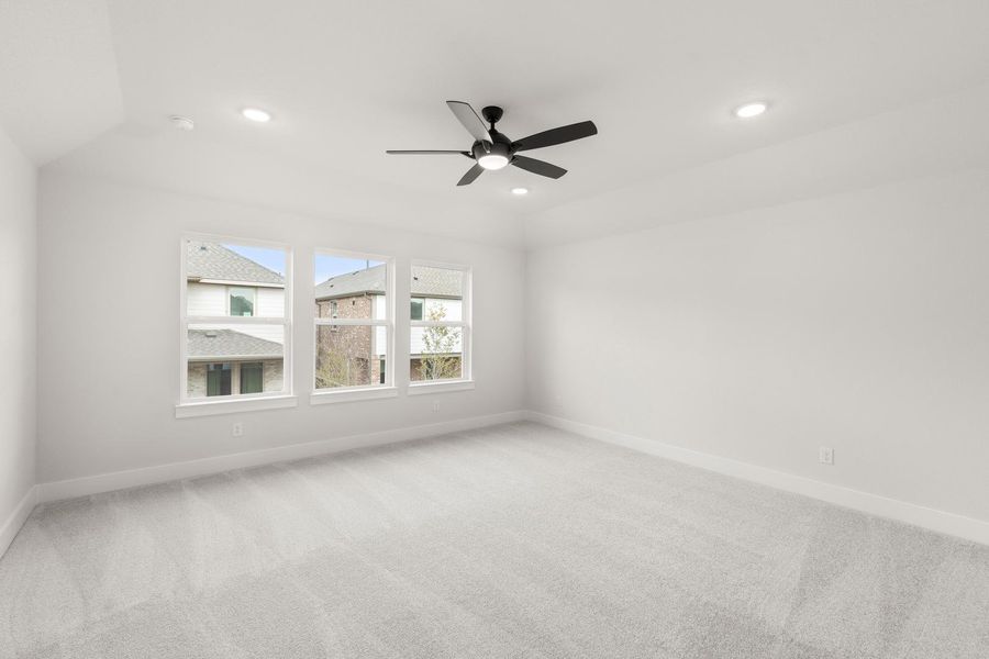 Spacious, unfurnished interior of a new home in Union Park, Little Elm (Image 11).