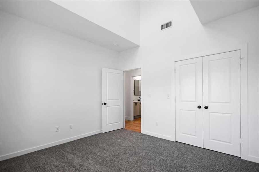 Spacious, unfurnished interior of a new home in , Lindale (Image 35).