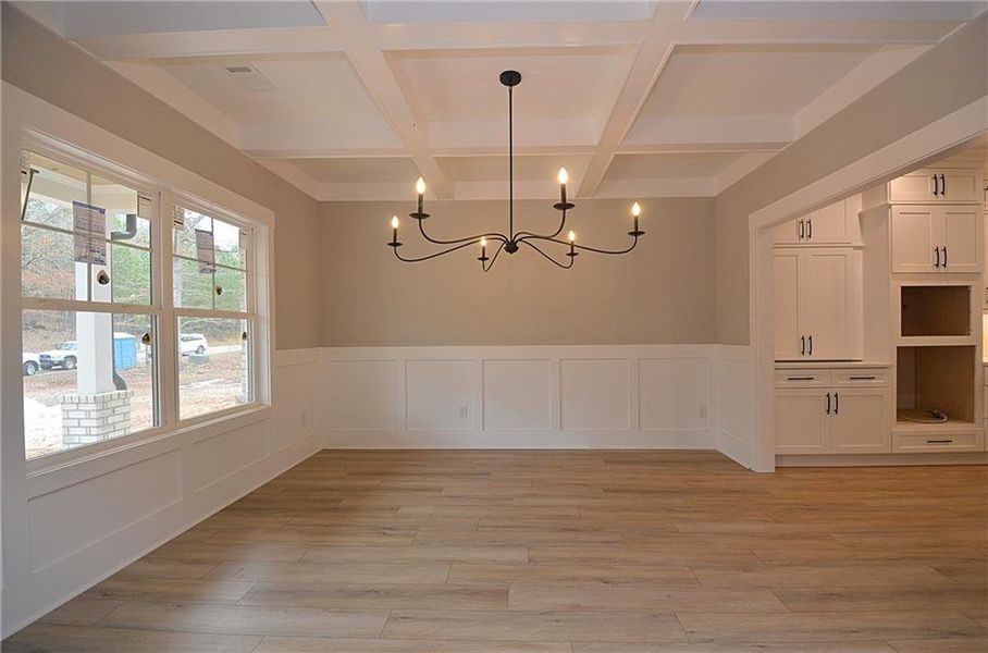 Spacious, unfurnished interior of a new home in , Bogart (Image 13).
