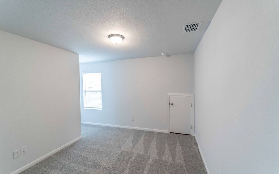 Spacious, unfurnished interior of a new home in Cool Water, Jarrell (Image 16).