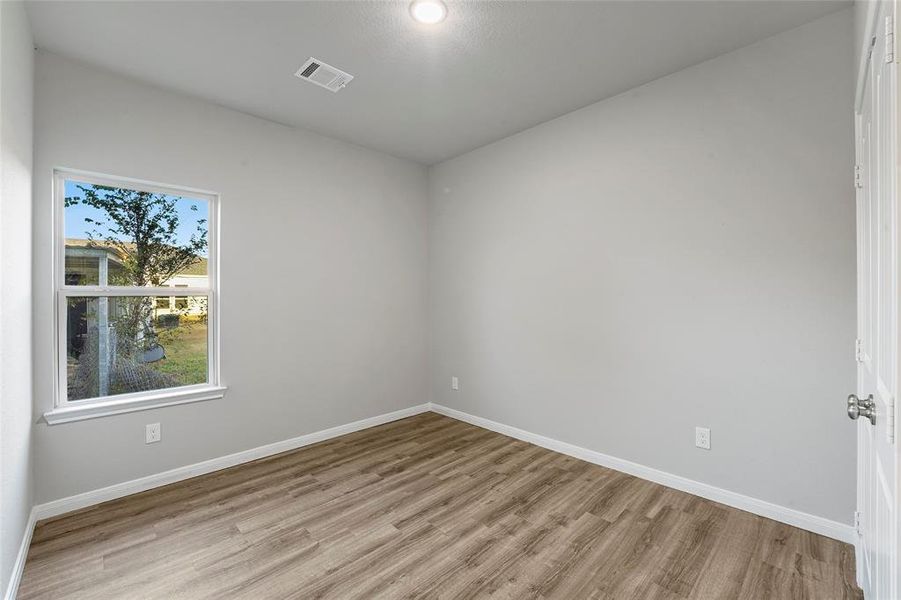 Guest bedroom 2