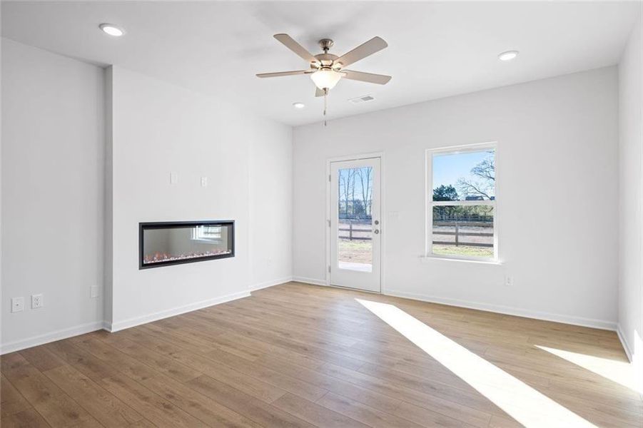 Spacious, unfurnished interior of a new home in Laurel Ridge, Rock Spring (Image 24).