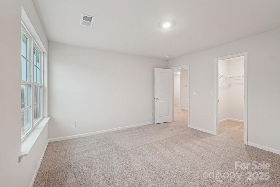 Spacious, unfurnished interior of a new home in Laurelbrook, Sherrills Ford (Image 23).