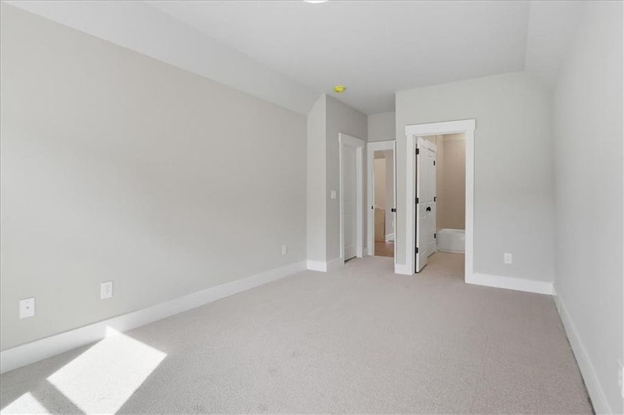 Spacious, unfurnished interior of a new home in Old Town Estates, Dacula (Image 13).