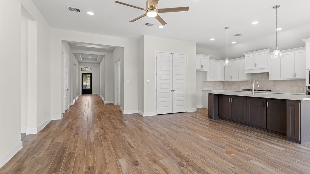 Spacious, unfurnished interior of a new home in Elyson, Katy (Image 46).