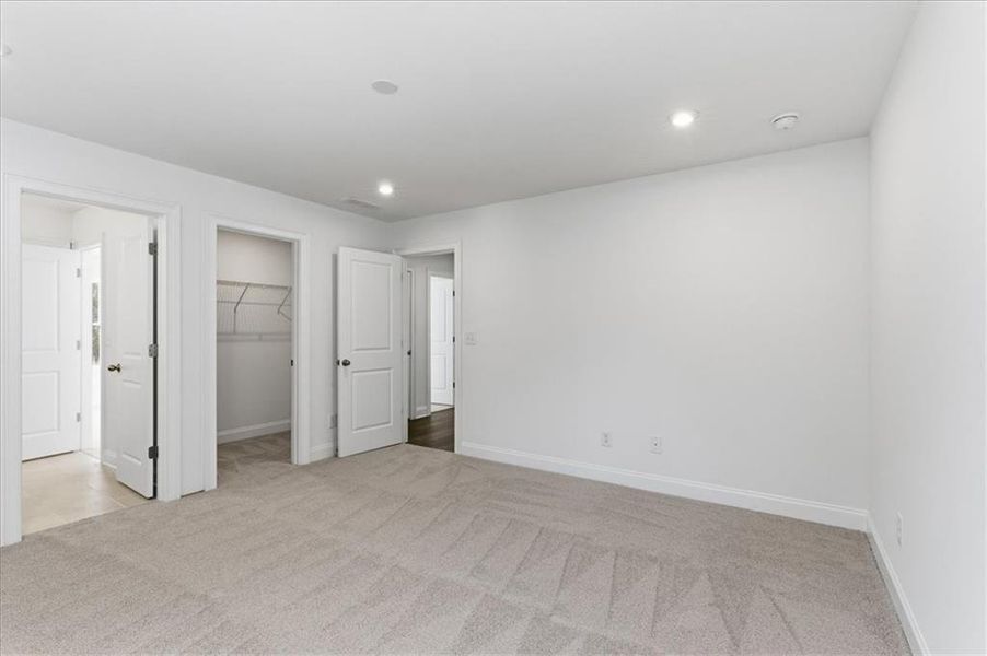 Spacious, unfurnished interior of a new home in Ford Landing, Acworth (Image 37).