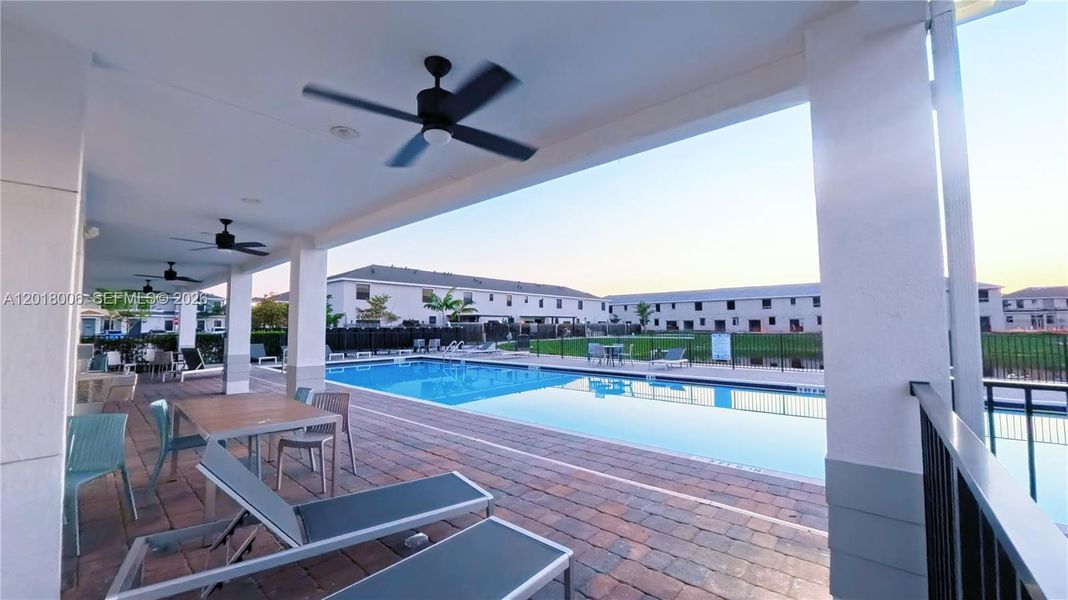 Community amenities in , Florida City (Image 42).