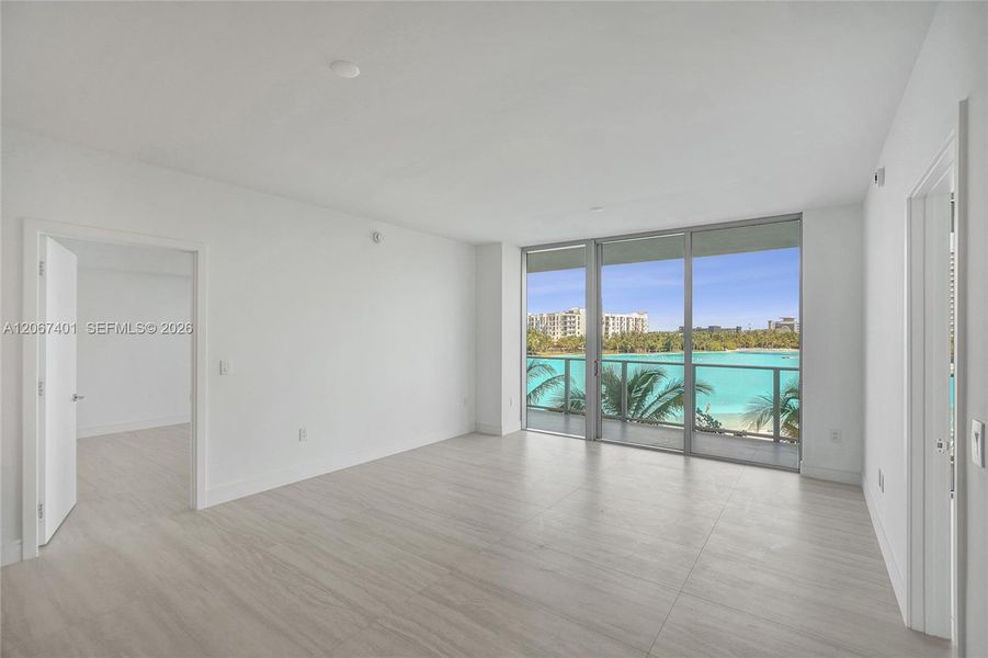 Spacious, unfurnished interior of a new home in , Miami (Image 34).