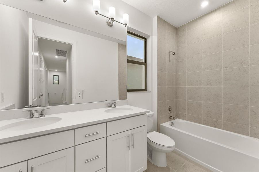 US_SEF_BALLADE_LOT 208_BATH 2