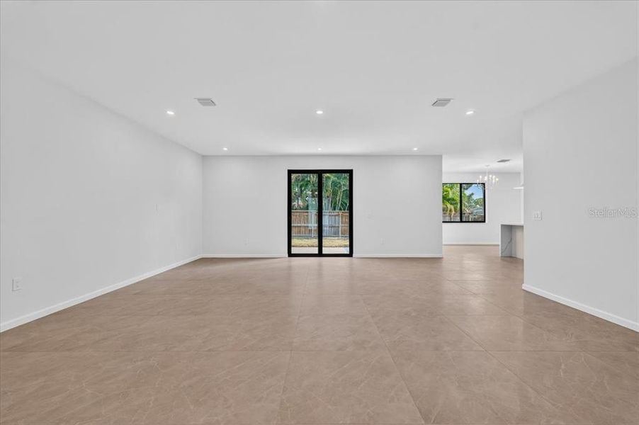 Spacious, unfurnished interior of a new home in , Seminole (Image 32).