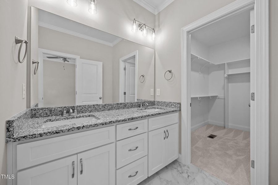 24-web-or-mls-IMG_2055 24-web-or-mls-IMG_2055